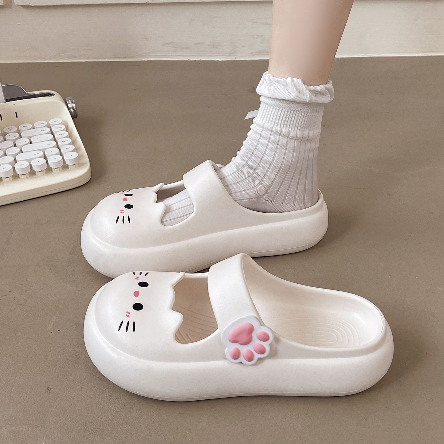 Indoor Home Thick-soled Non-slip Cartoon Closed-toe Slippers